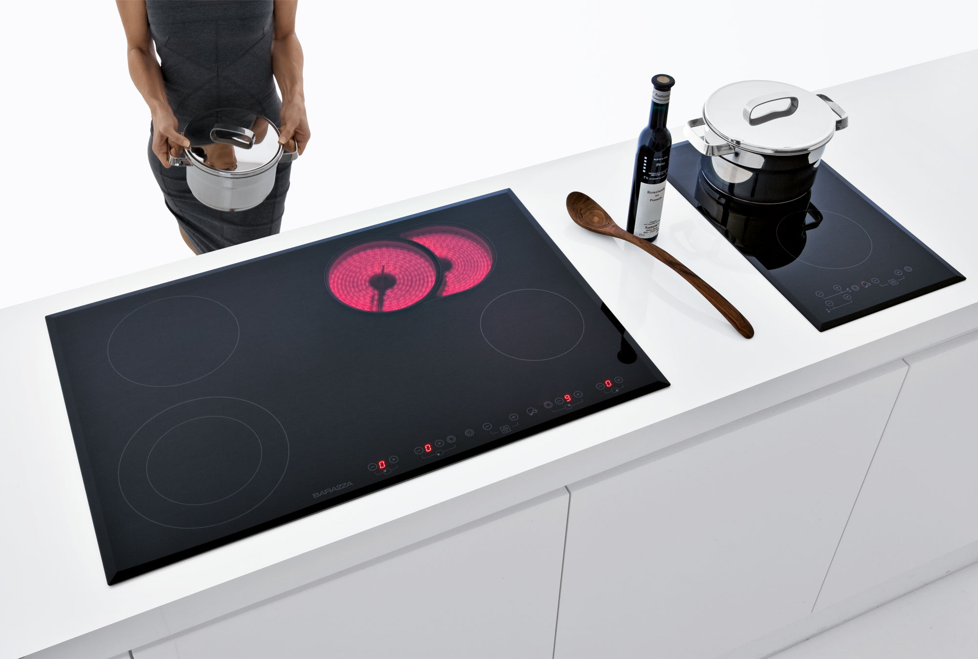 Конфорки вовсе не включаются