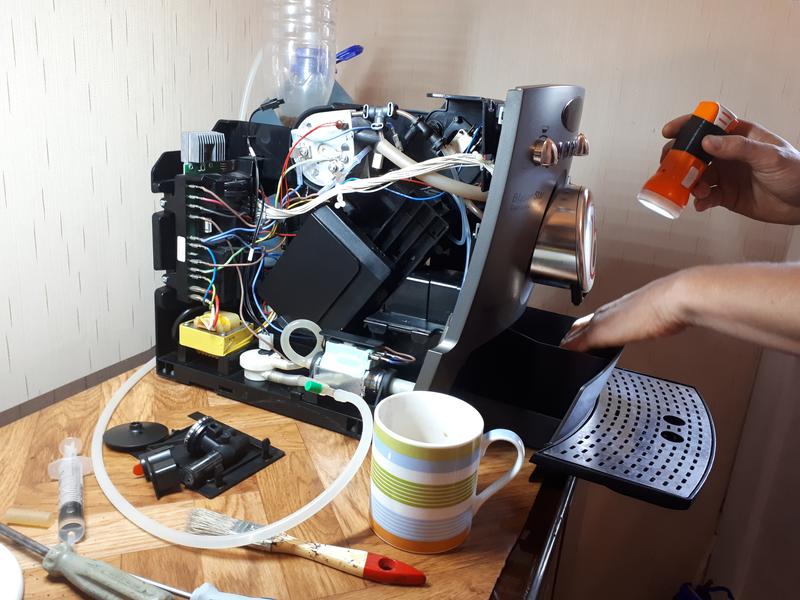 Протекает кофемашина