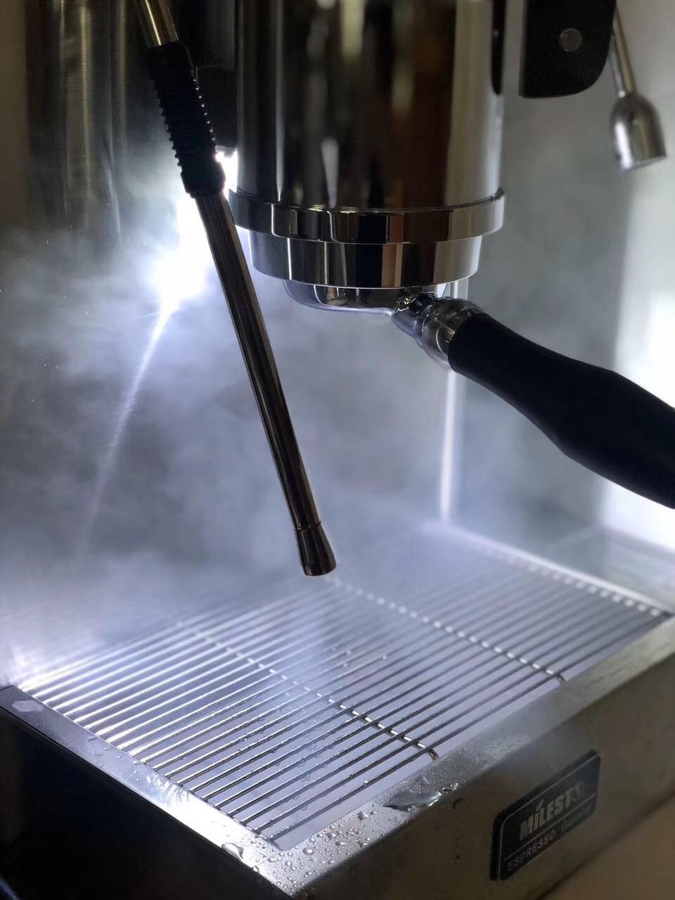 Не делает пар кофемашина